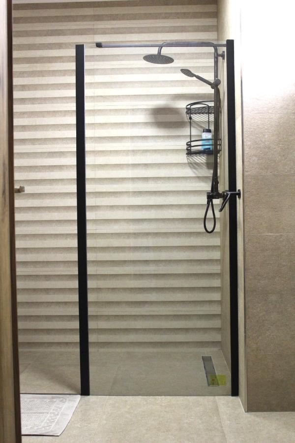 Apartman Sarah Apartment Oradea Exterior photo