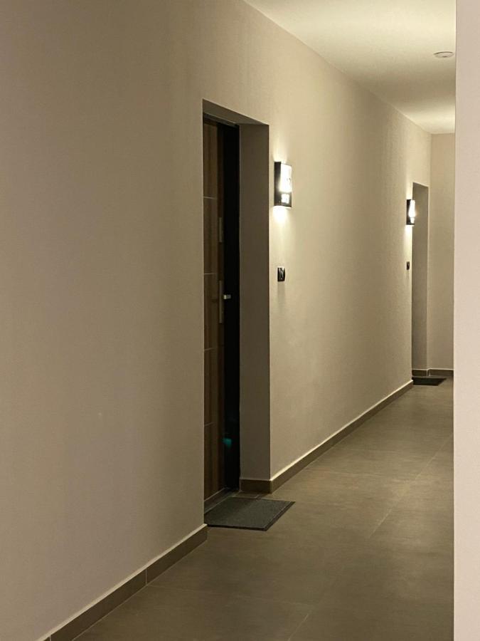 Apartman Sarah Apartment Oradea Exterior photo