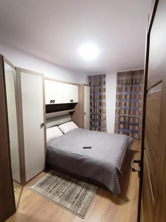 Apartman Sarah Apartment Oradea Exterior photo
