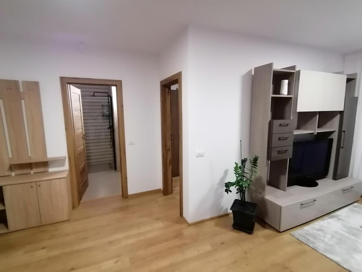 Apartman Sarah Apartment Oradea Exterior photo